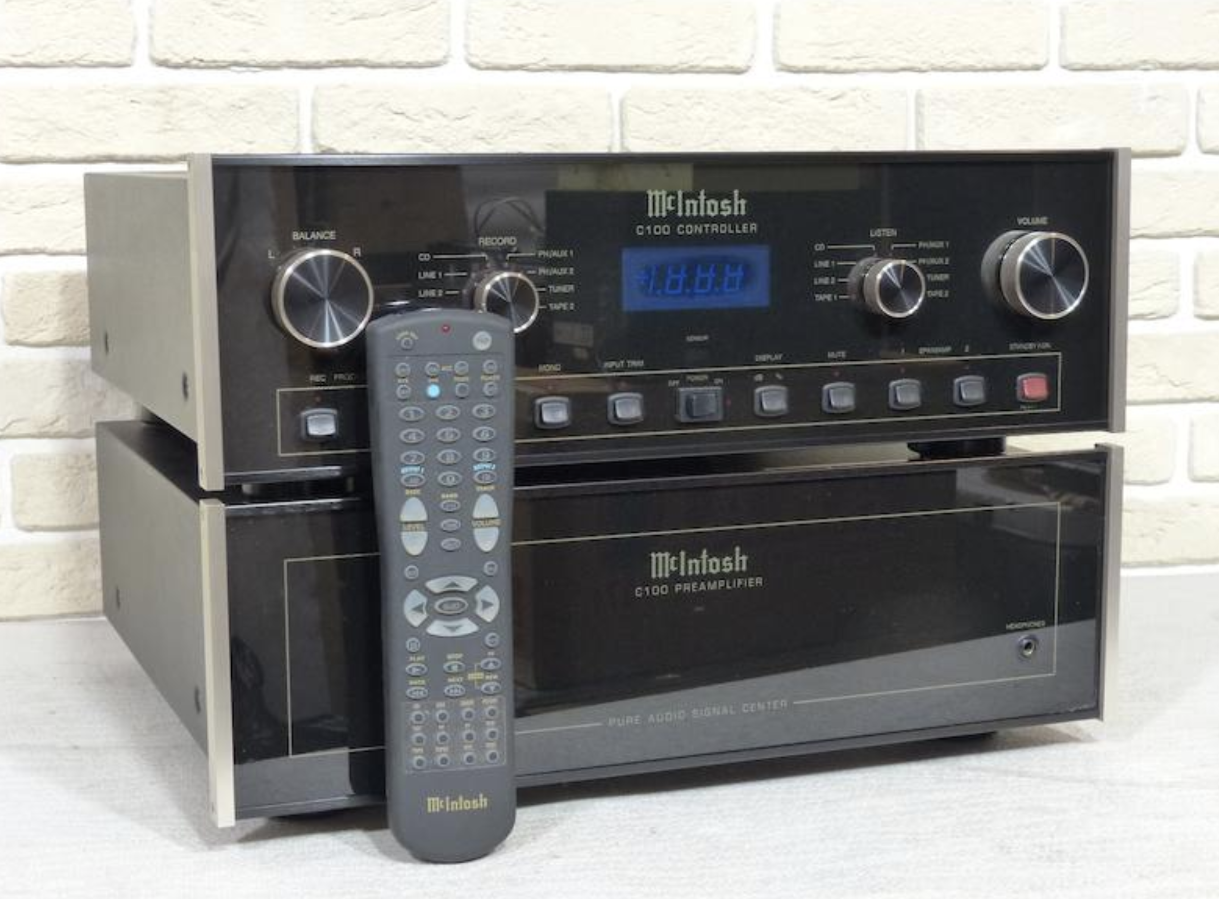 McIntosh C-100 - США