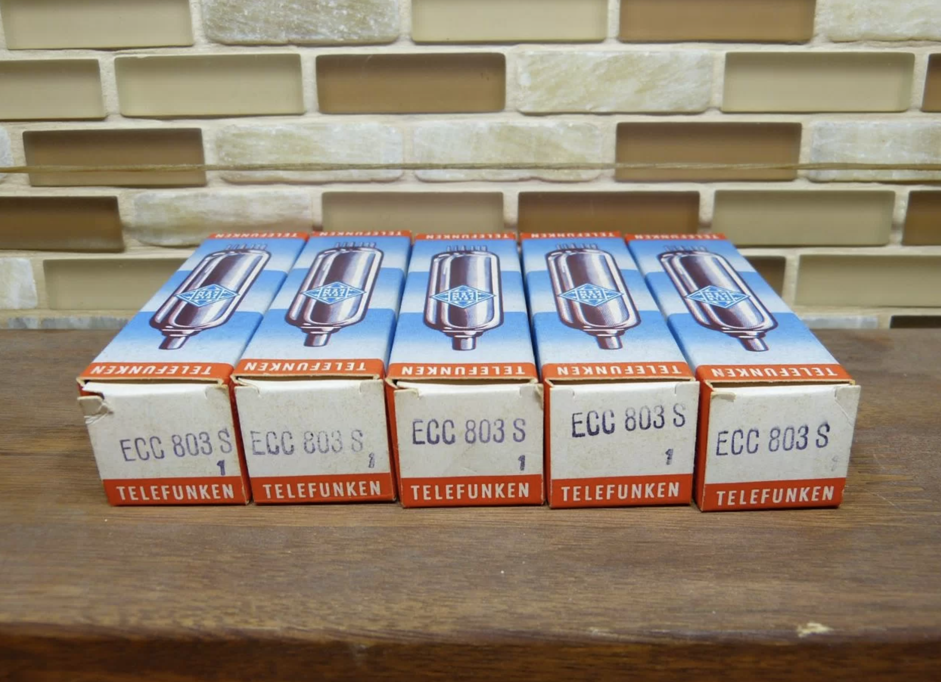 83 / ECC803S Telefunken ECC83 12AX7 2