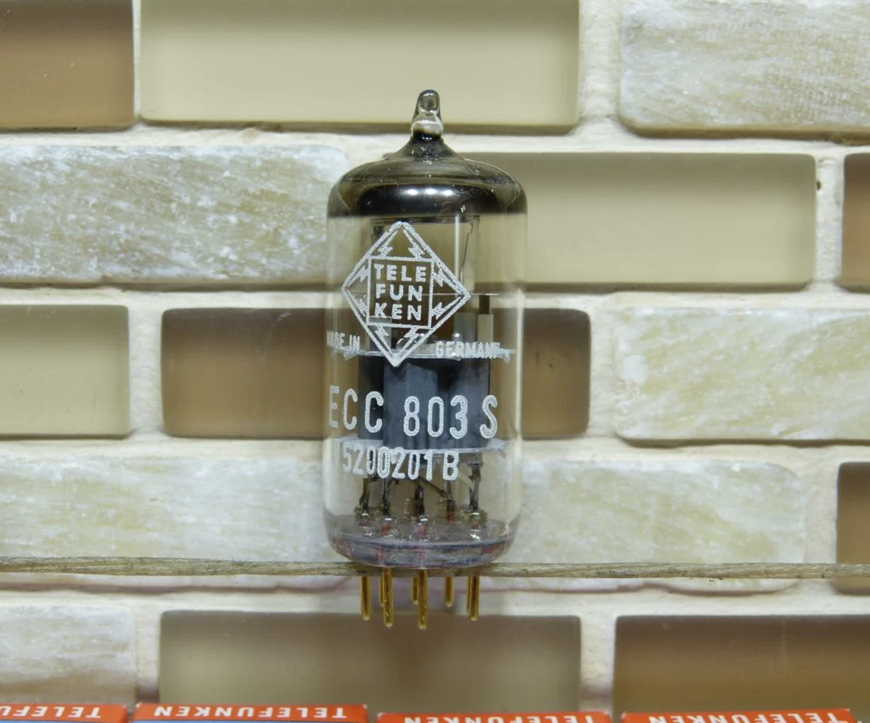 83 / ECC803S Telefunken ECC83 12AX7 3