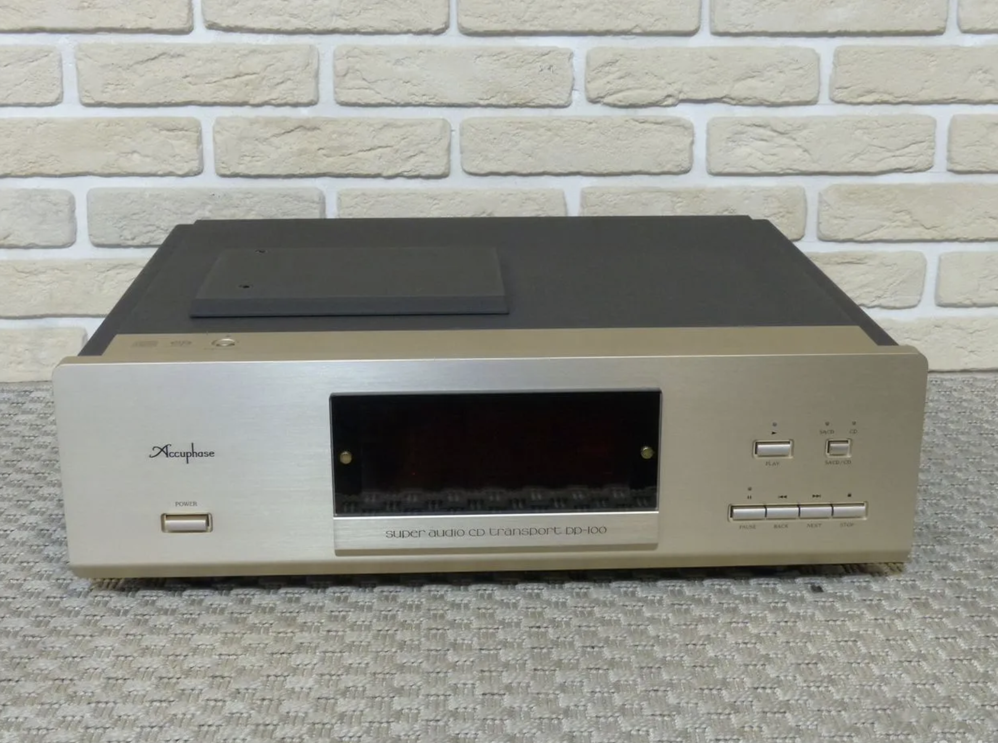 Accuphase DP-100 2