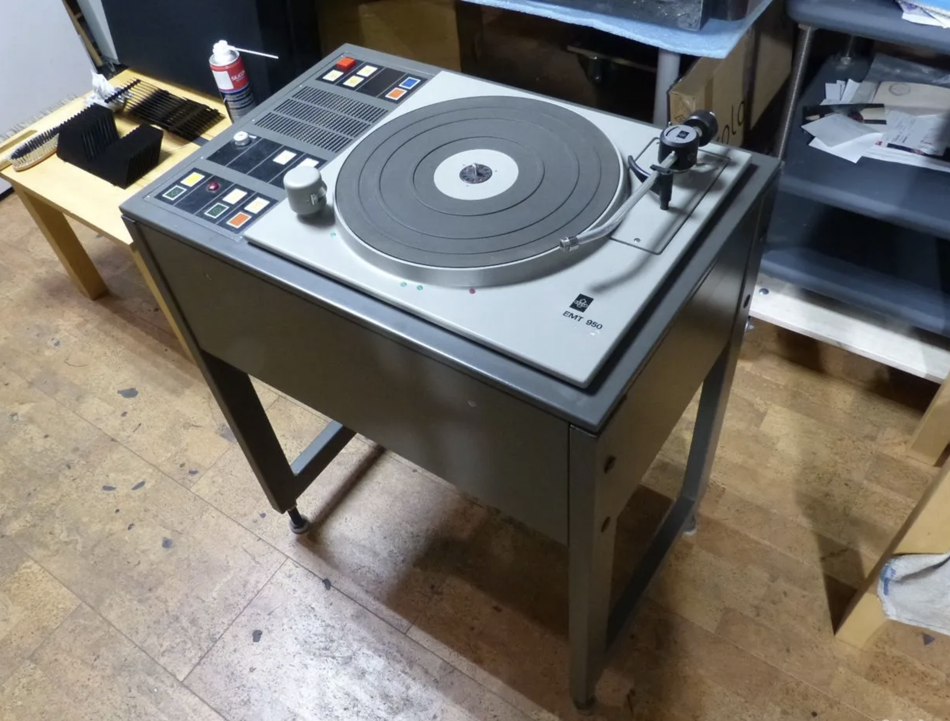 EMT 950 вертушка виниловая