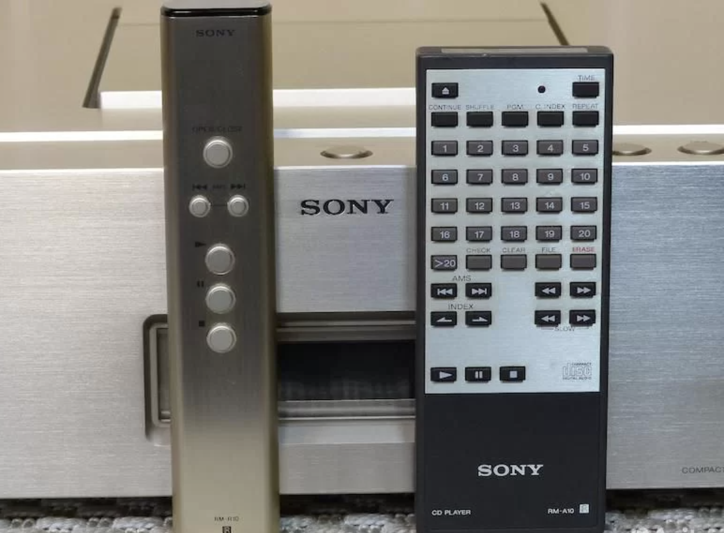 Sony CDP-R10 2