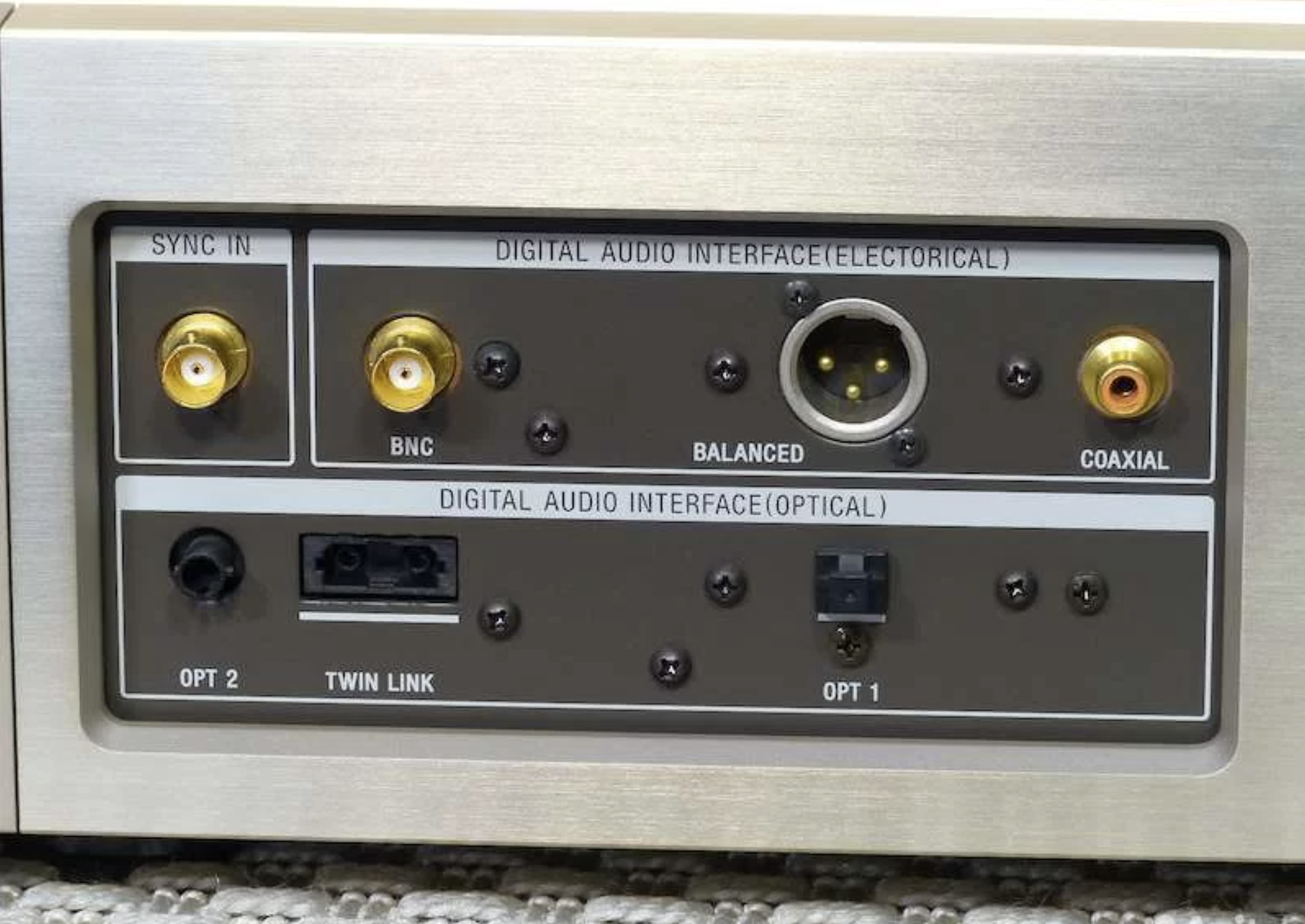 Sony CDP-R10 6