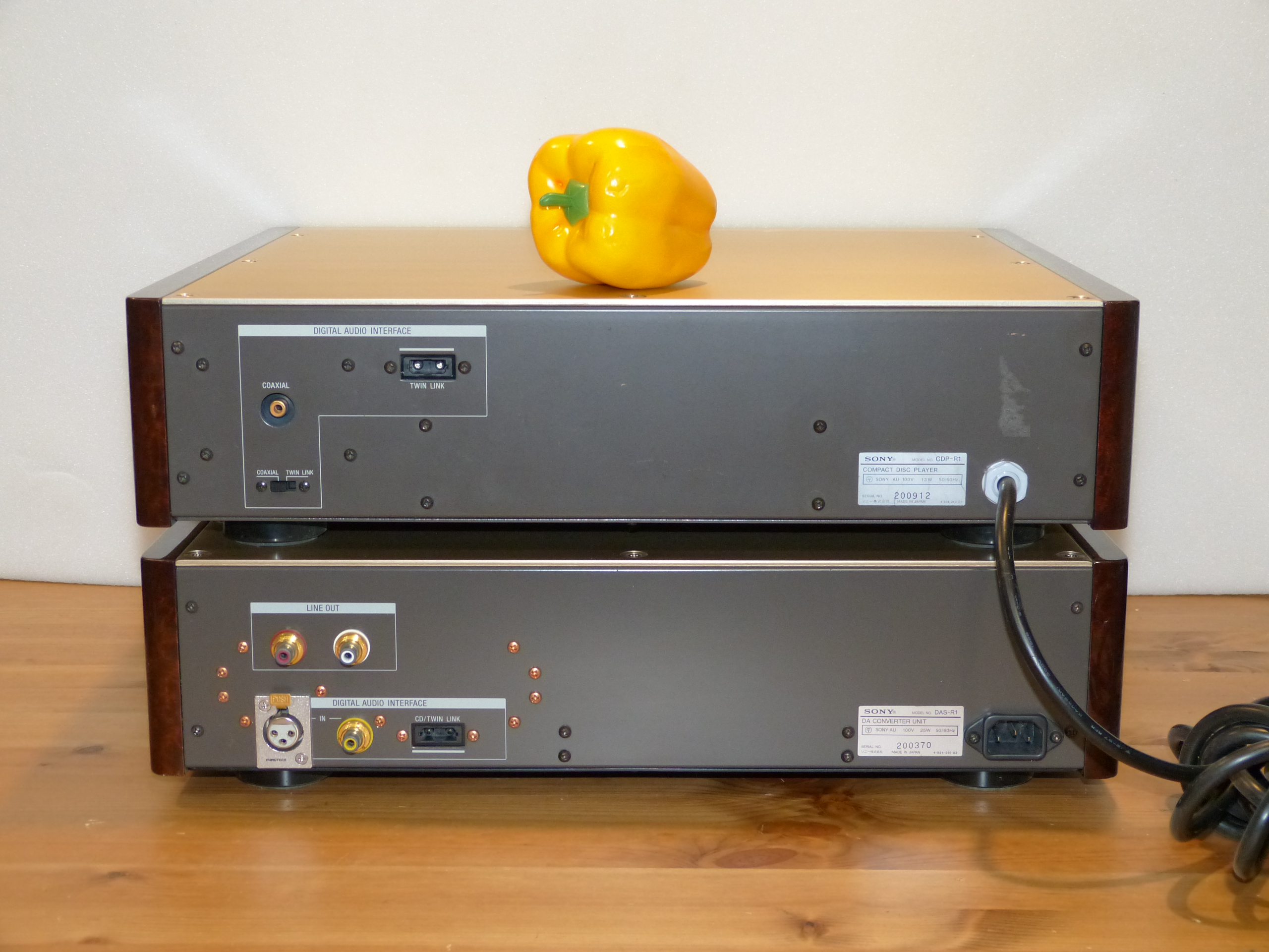 Sony CDP-R1 Sony DAS-R1 2